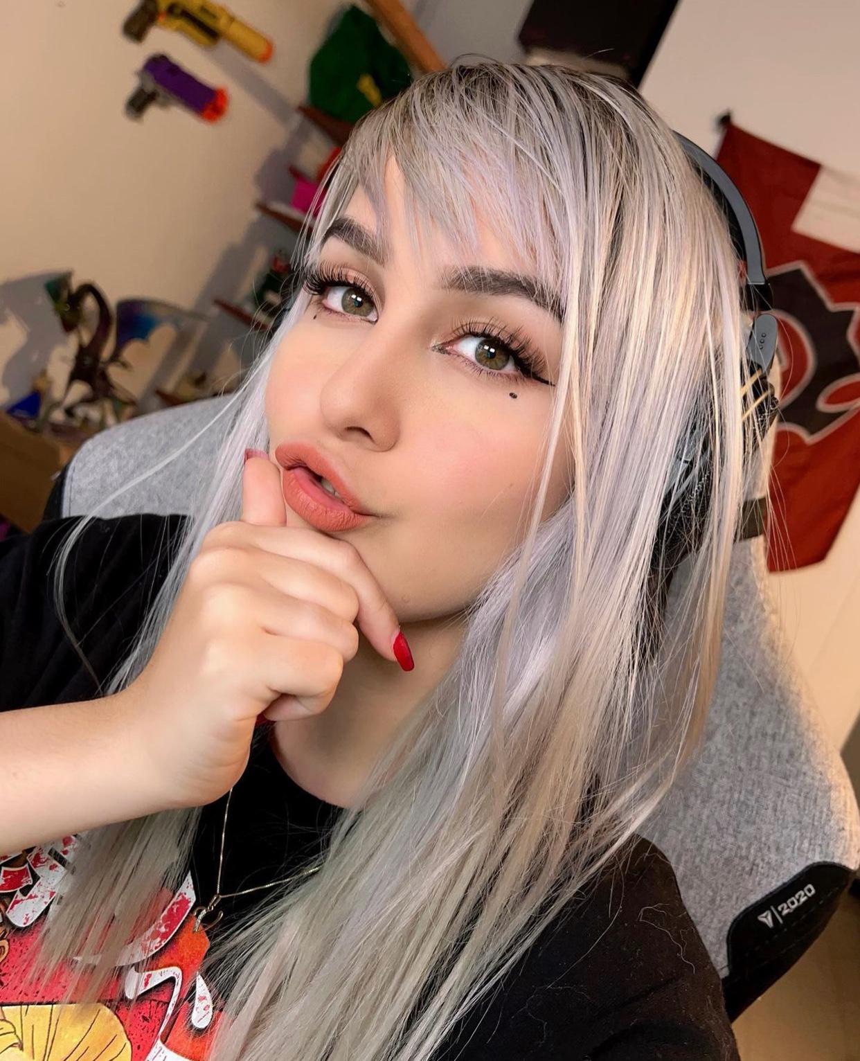 I’m available for both incall and outcall services 💋💯💔✅🥶