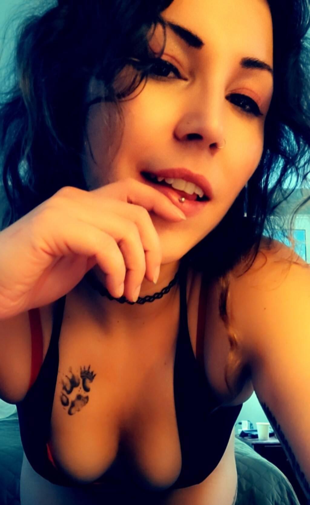 Italian/Spanish Goddess ST THOMAS ready when you are