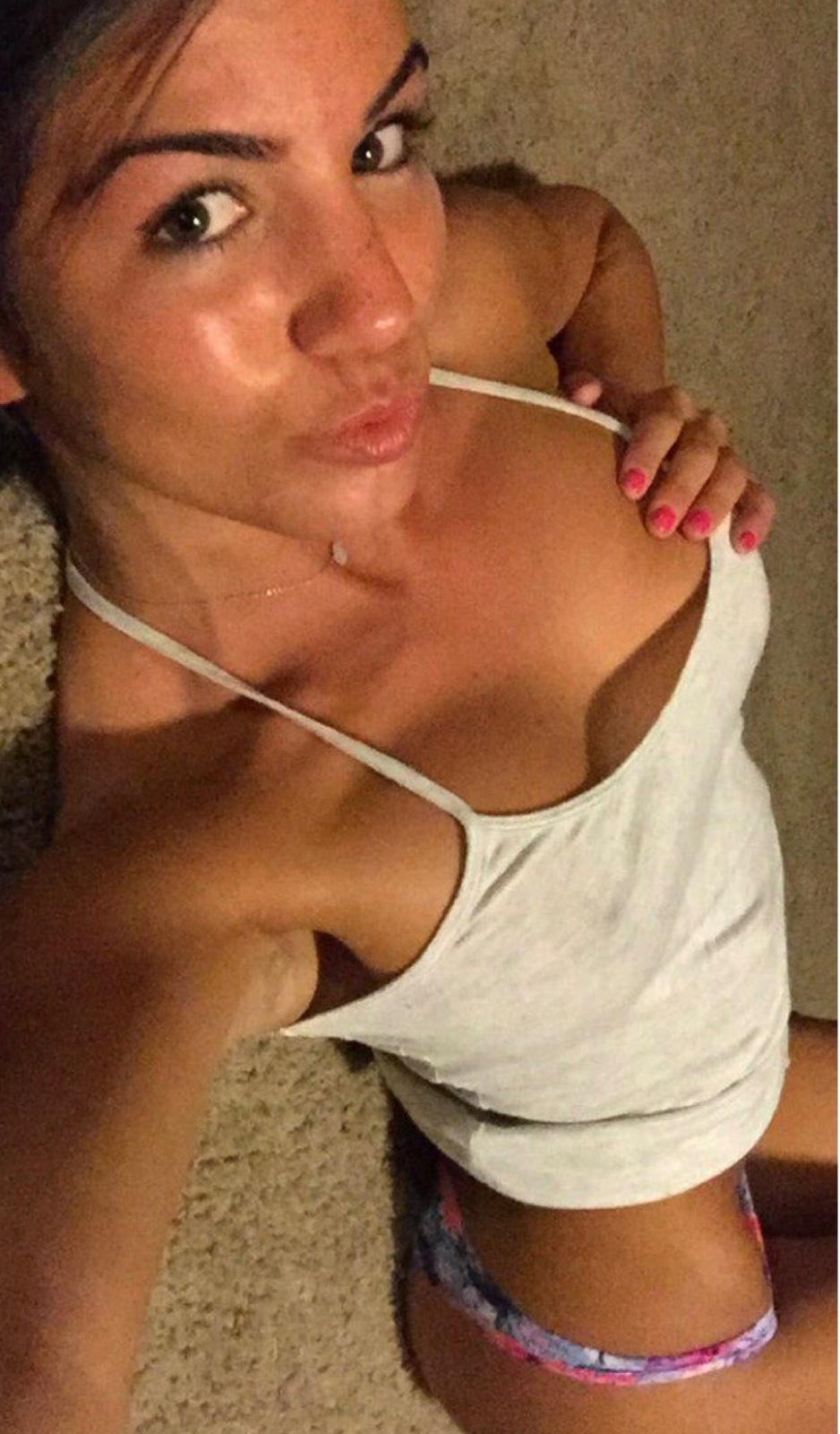 AM AVAILABLE FOR HOT SEX AND DISCREET FUN SNAPCHAT (dreypf22)