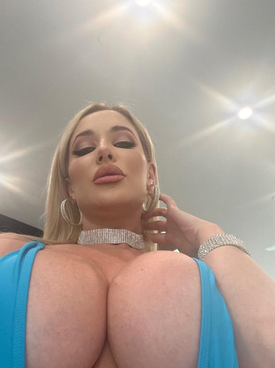 I’m Lauren Smith available for hookup only 🤩🍑🍆💦