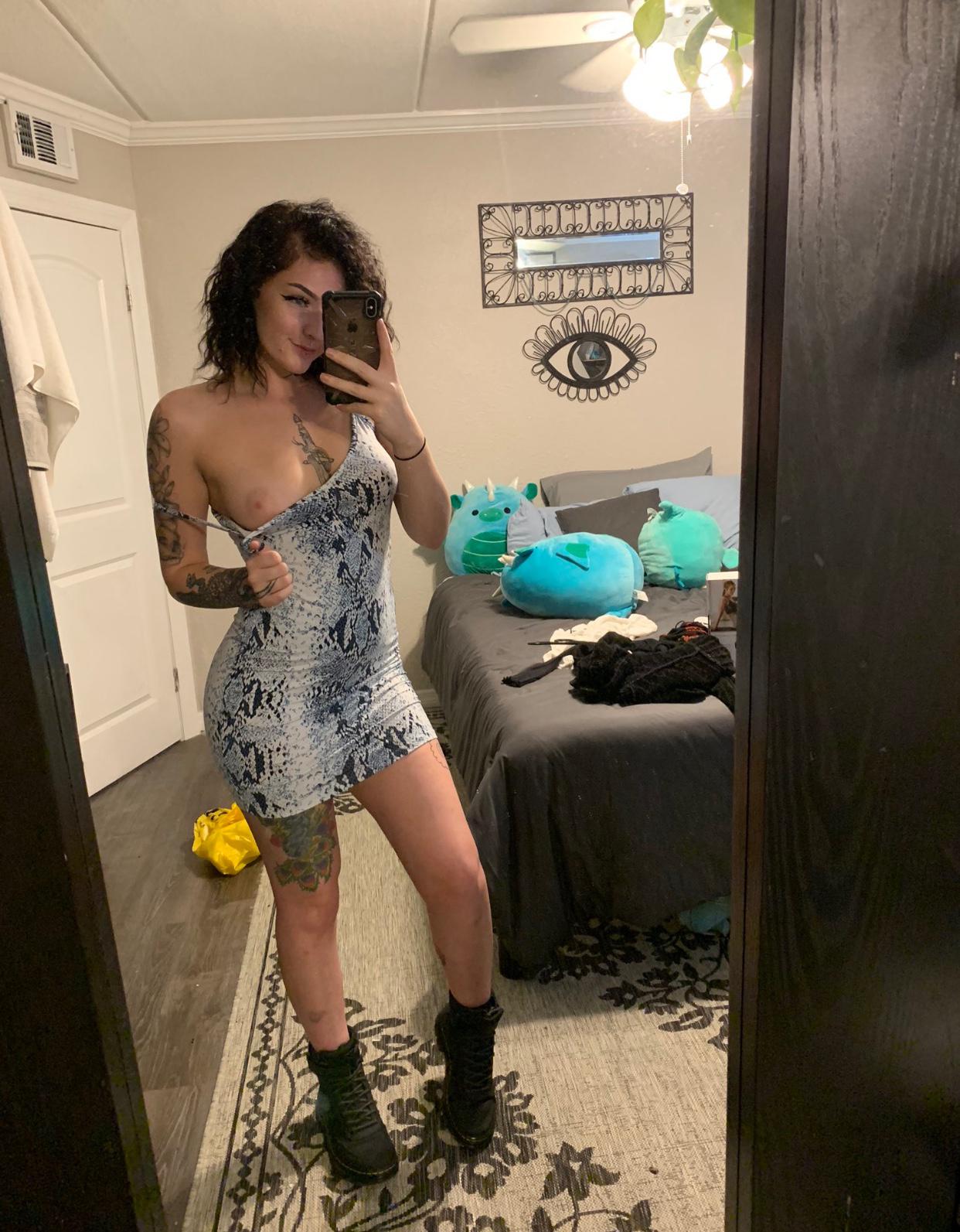 HOOKUP SEX AND SELL DRUGS 💦💦🍑🍑