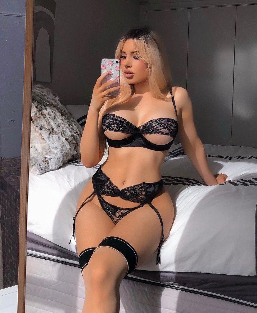 I am hot sexy naughty lady, I like to have fun with some that has great sense of