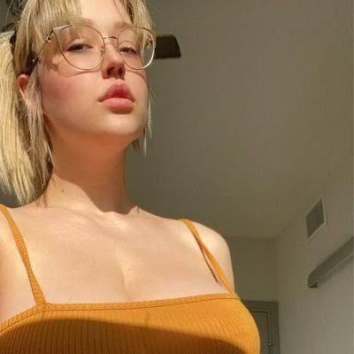 I’m down for hookup tonight 👅👅👅 Add my snap kim_luis3