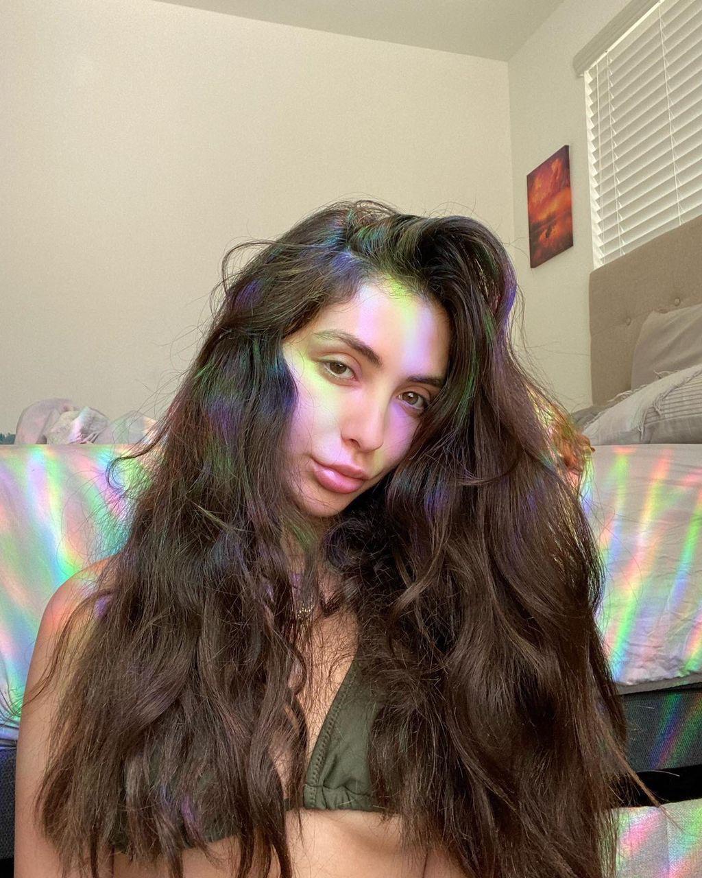 I’m available for hookup 🍑💦🍆