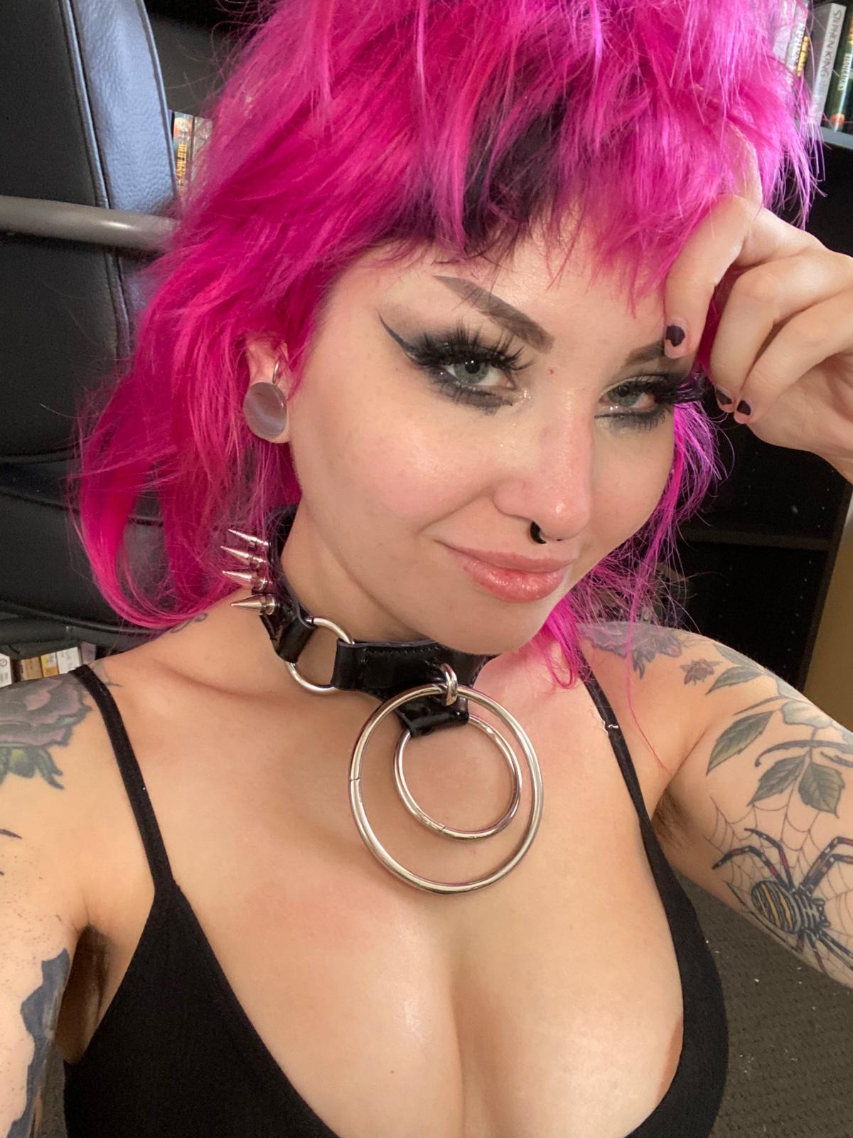 I am available for both incalls and outcalls,HMU on snap :Eliza_sexy123