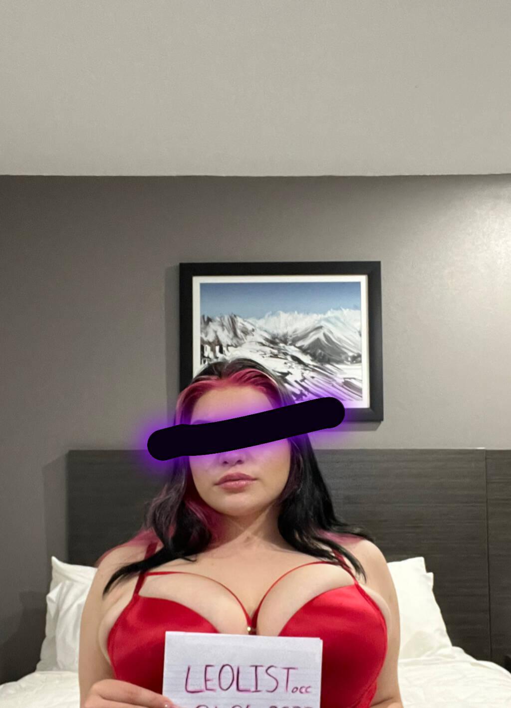 NEW IN TOWN HORNY ITALIAN SLUT