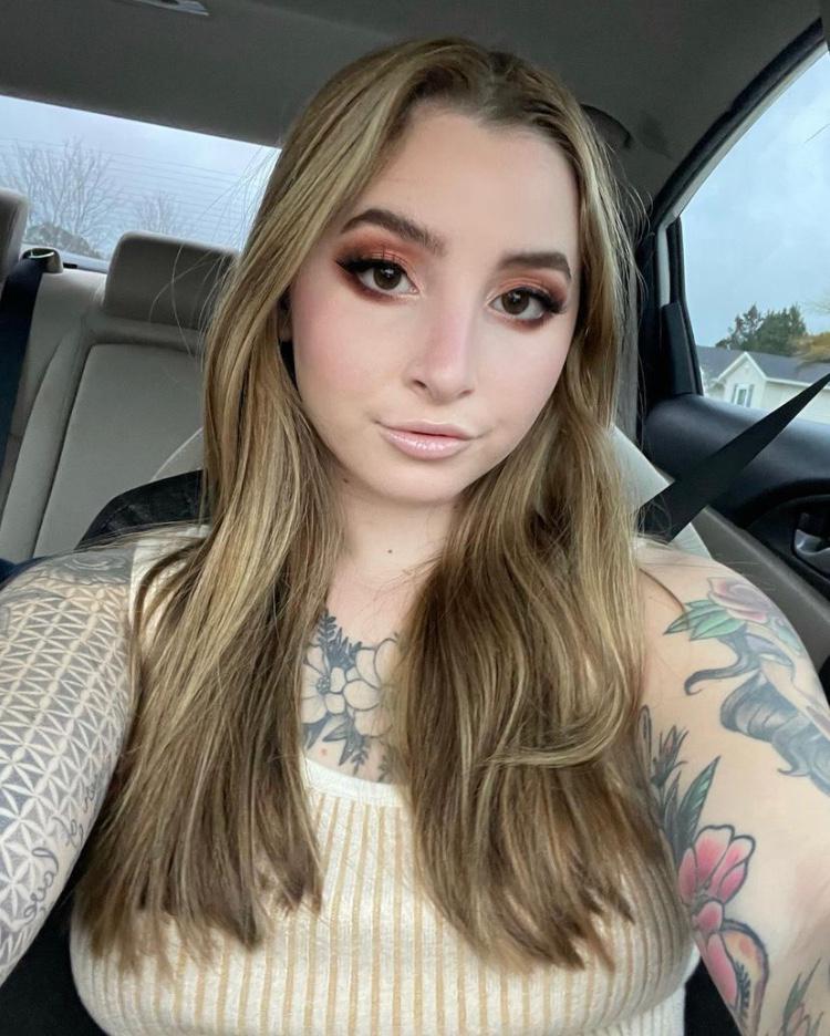 HOOKUP SEX AND SELL DRUGS 🥰🥰😍😍
