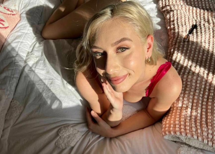 Wanna fuck?? Hit me up now💦💦👅👅🍑🍑🥺🥺