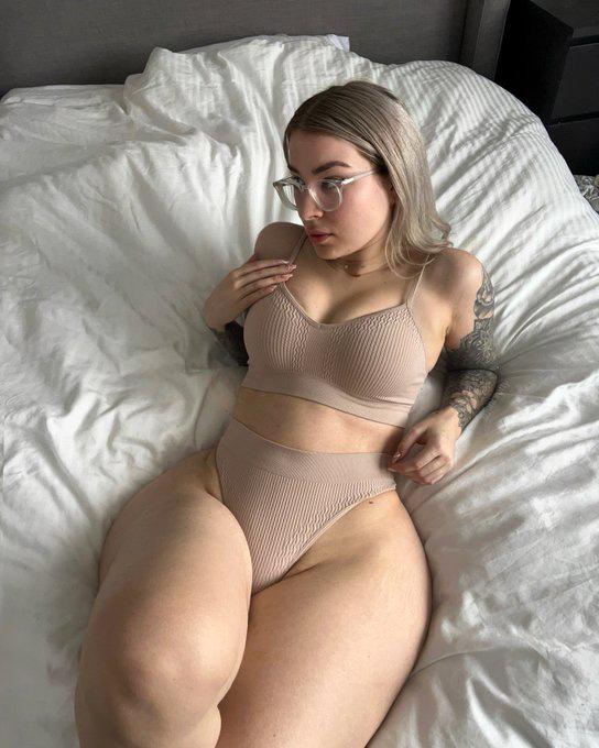 Are you down to fuck💦🍑🍆 ? Snapchat acortana2020 or text 4699963740 😍