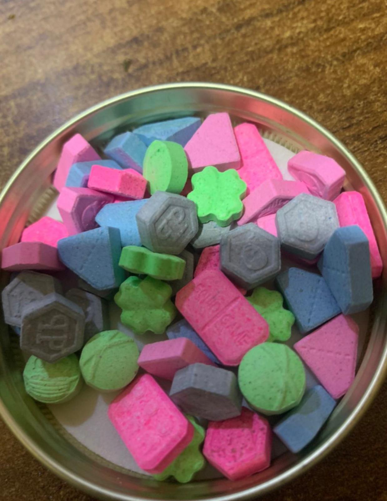 I sell Drugs & all party favours !!!!!🍑🍆Available for hoookup,couples,