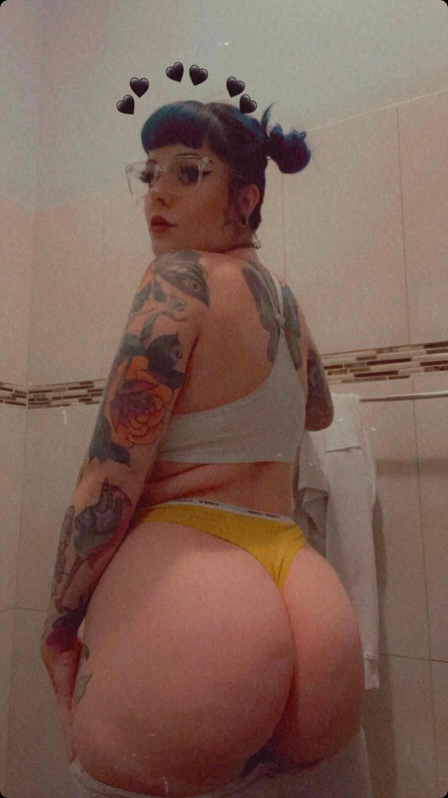 DOWN FOR FUN !!! SNAPCHAT: Nancywaller20