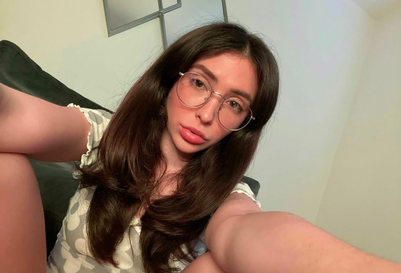Available for hookup 💦🍑🍆