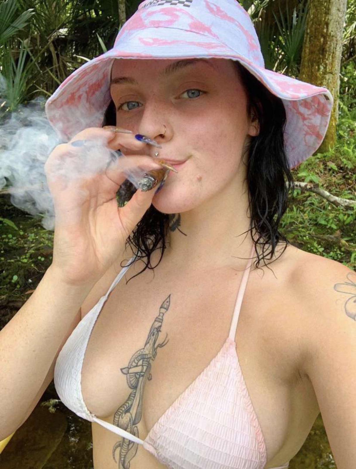 💋🍑🍆Available for hoookup,couples,Bdsm🍑🍆 sells Drugs&weeds