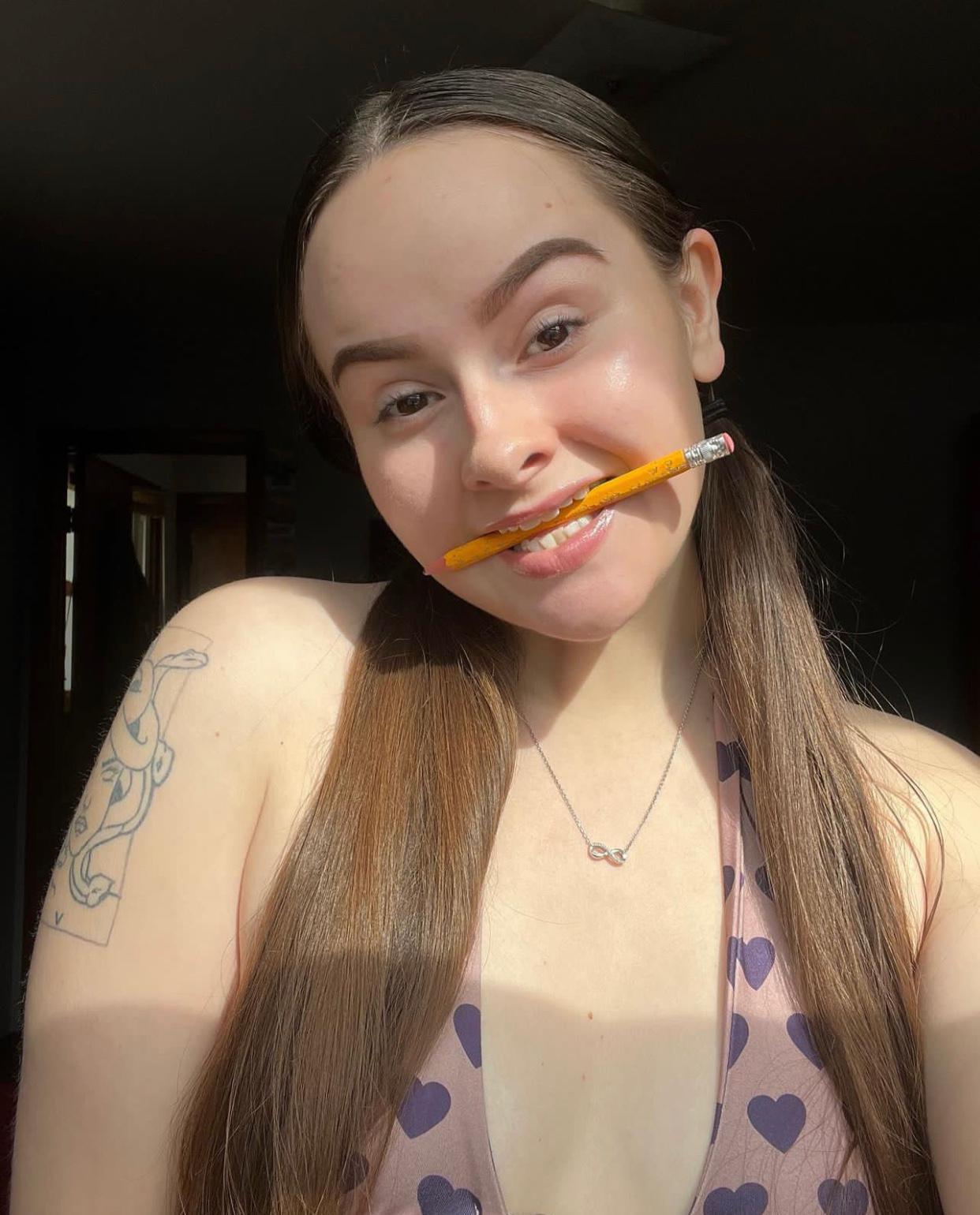 I’m available for hookup see both incall and outcall service