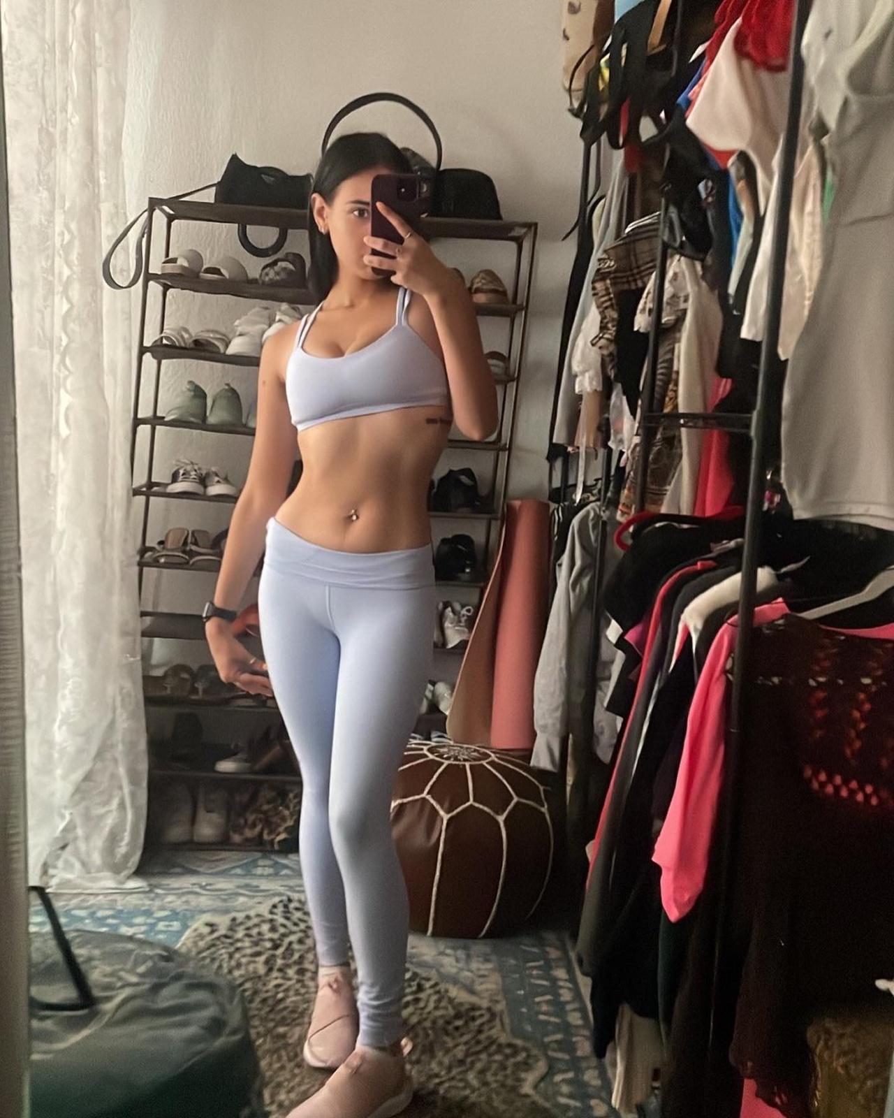 I live in Medicine Hat 💦👅💋😍looking for fun time I’m alone 😔