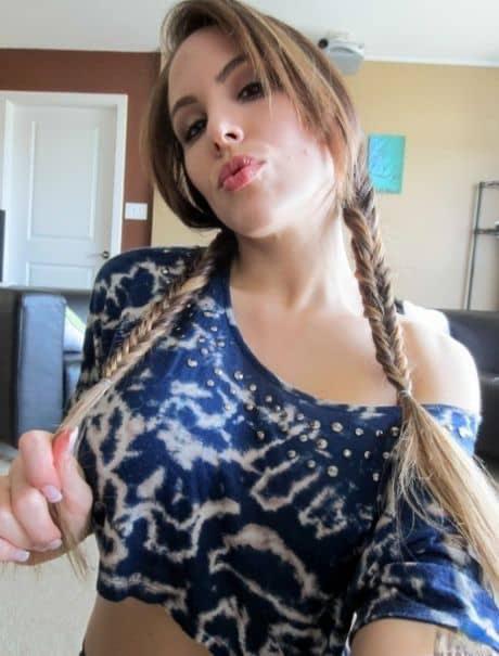Am available for hook up service 😘