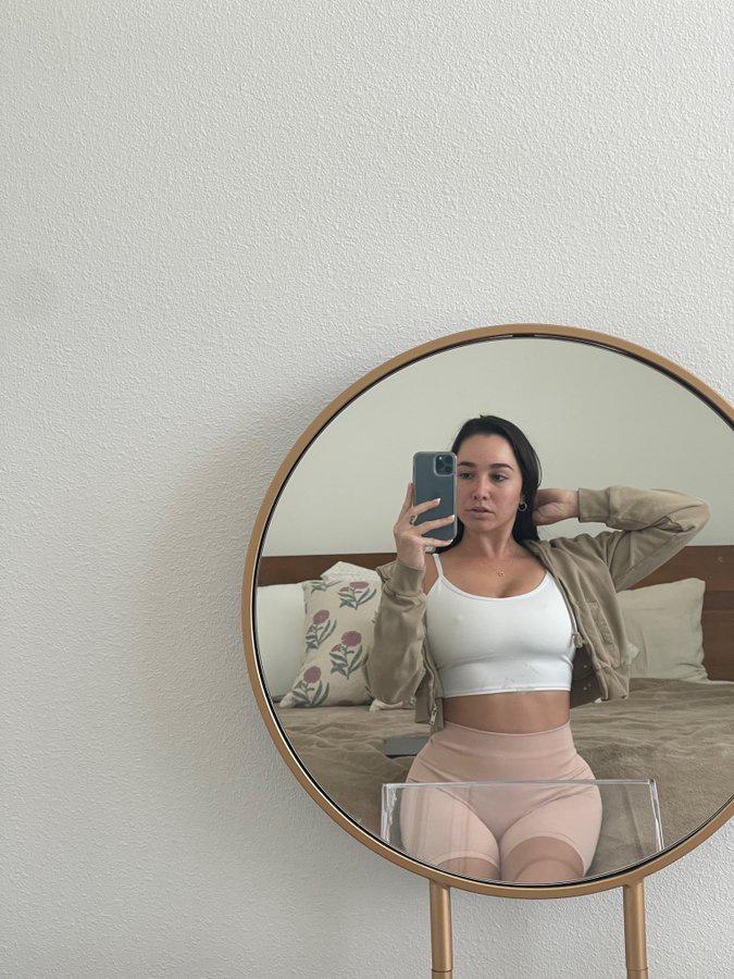 I’m down for fun hookup and massage 100% legit HMU: Snap: beatricedonegan text m