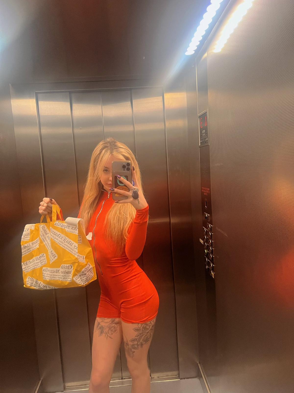 👅💦 HEY GUYS😍 I'M AVAILABLE FOR ANY OF SEX STYLES.