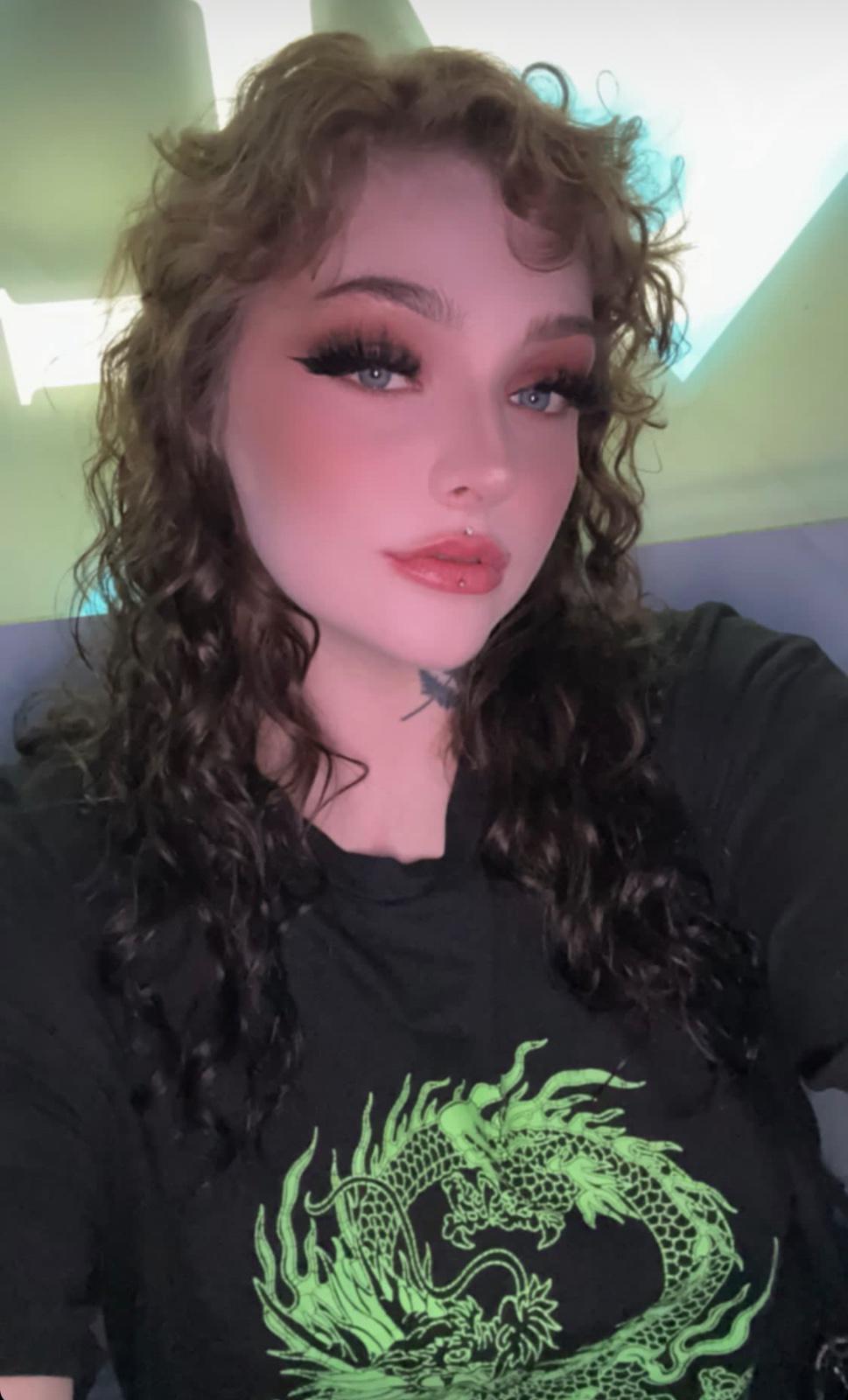 i’m Jeniffa 🍑🍆 , sells Drugs❄️💊&weed Add for hoookup,couples fun,BDsm