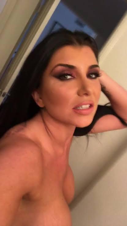 I’m mary, I’m a naughty freaky sexy white lady,I’m available for hookup only
