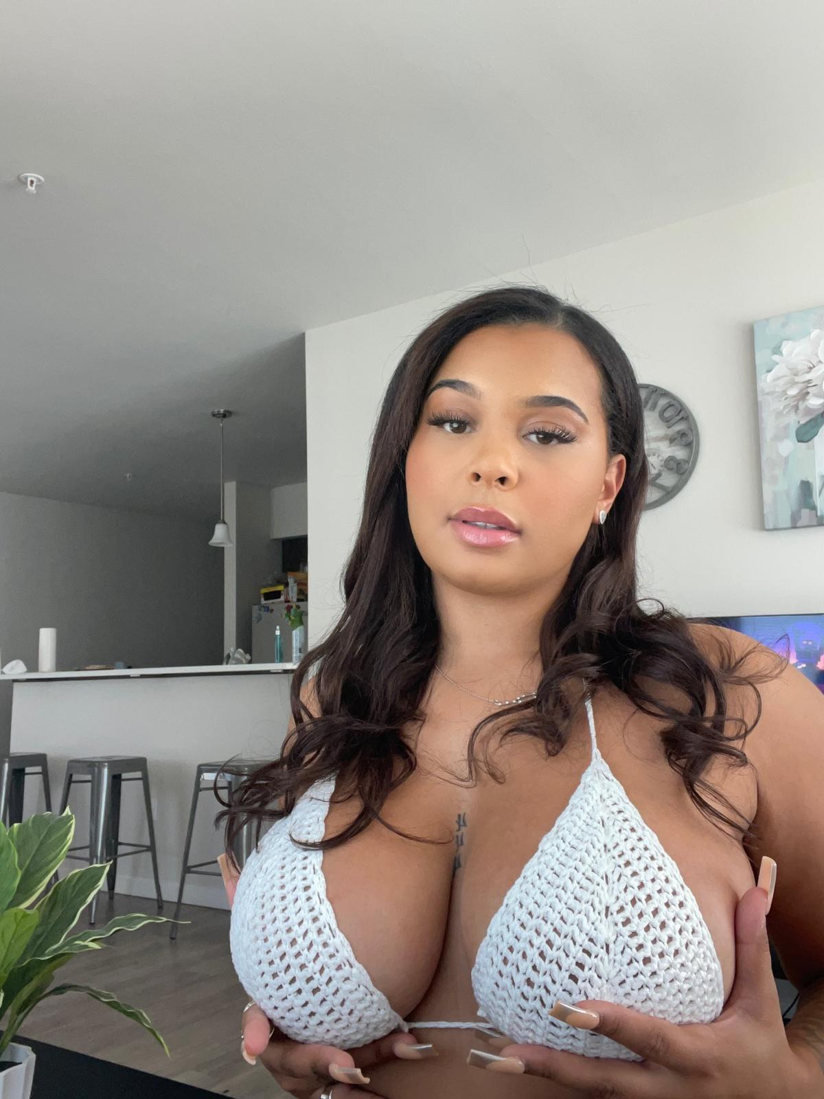 Hot and sexy🍆❤️👅🍑