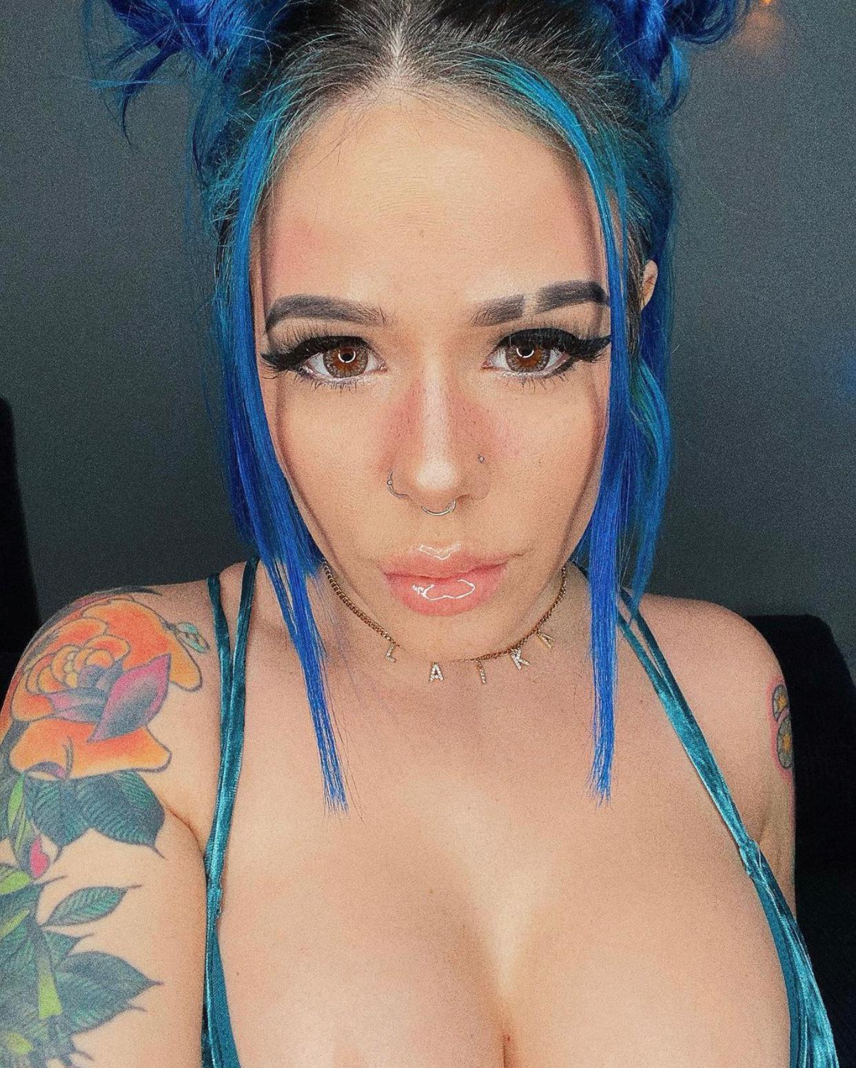 I’m ready to be fucked and also to swallow Cum and deepthroat dicks
