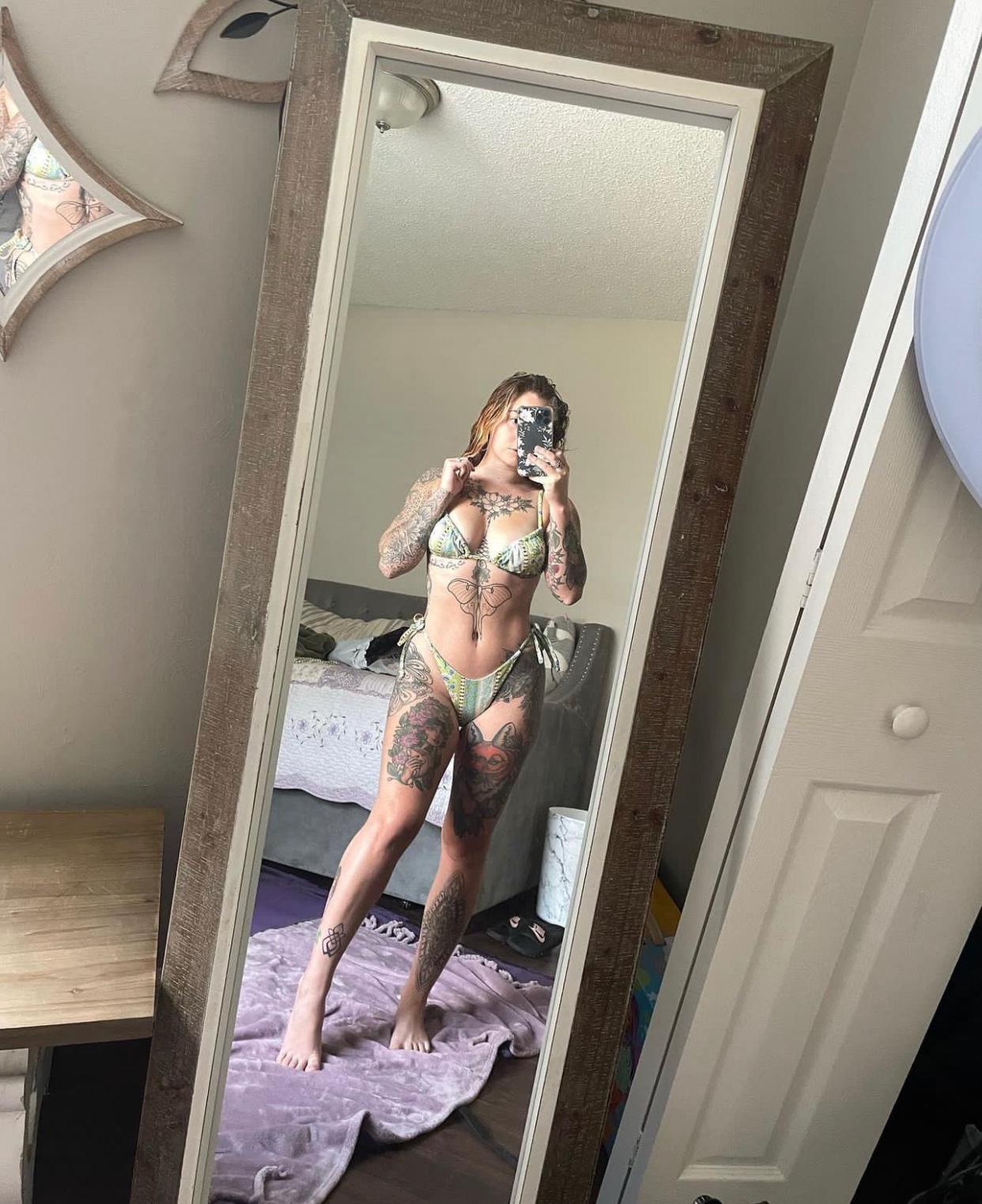 HOOKUP SEX AND SELL DRUGS😘😘😘🍑🍑
