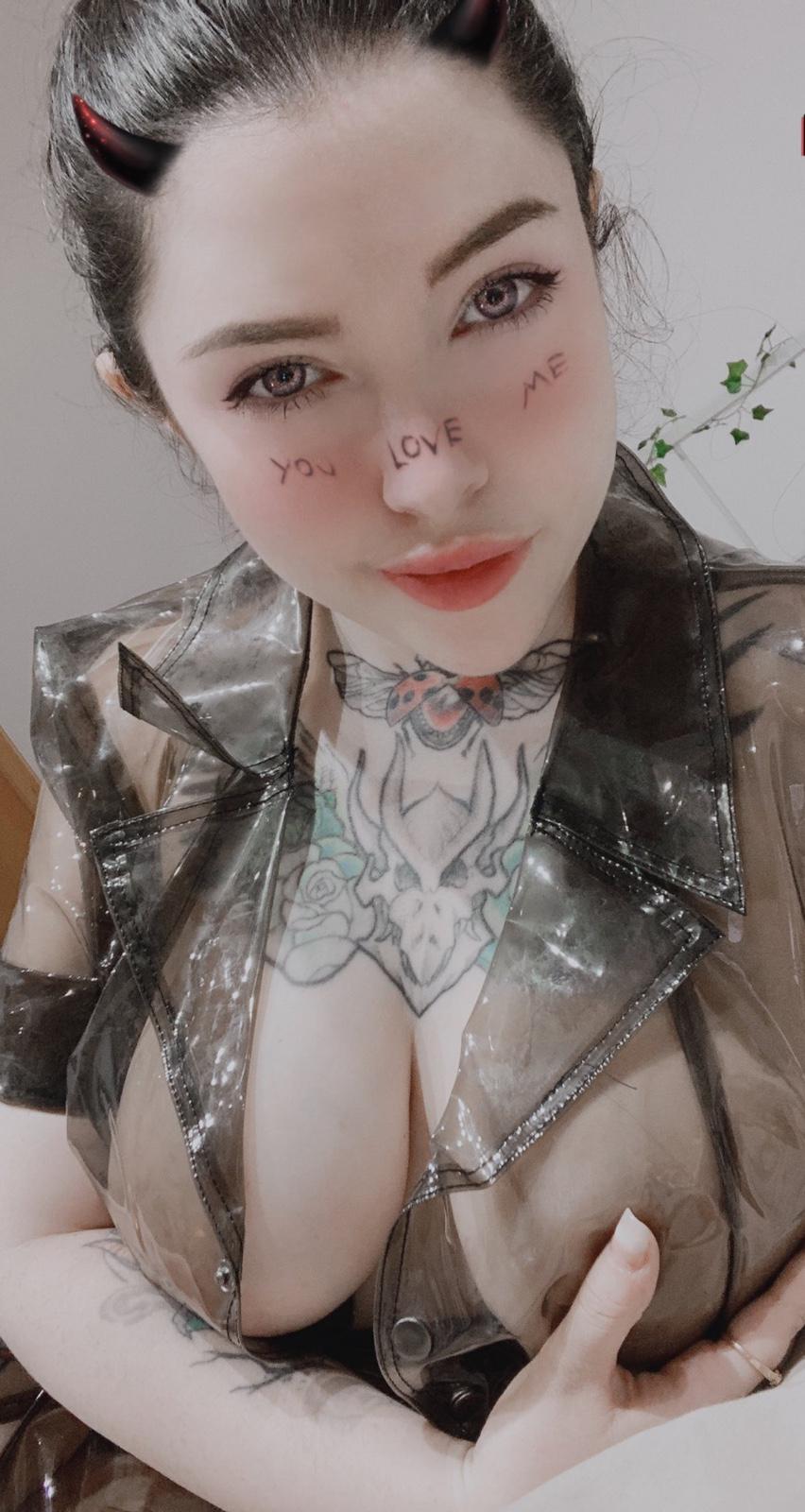 Escort available for hookup