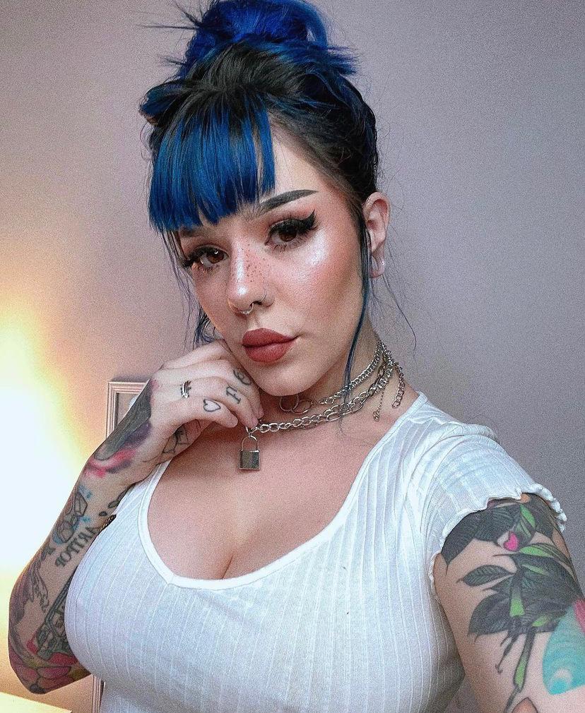 I’m available for fun 🍑🍑🍑🍑🍑🍑