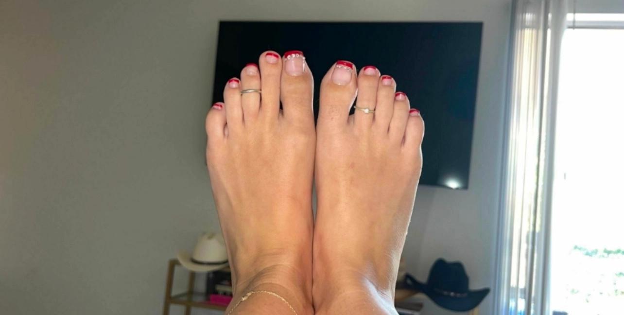 Wanna fuck?? Hit me up now💦💦👅👅🍇🍇🍇🥹🥹
