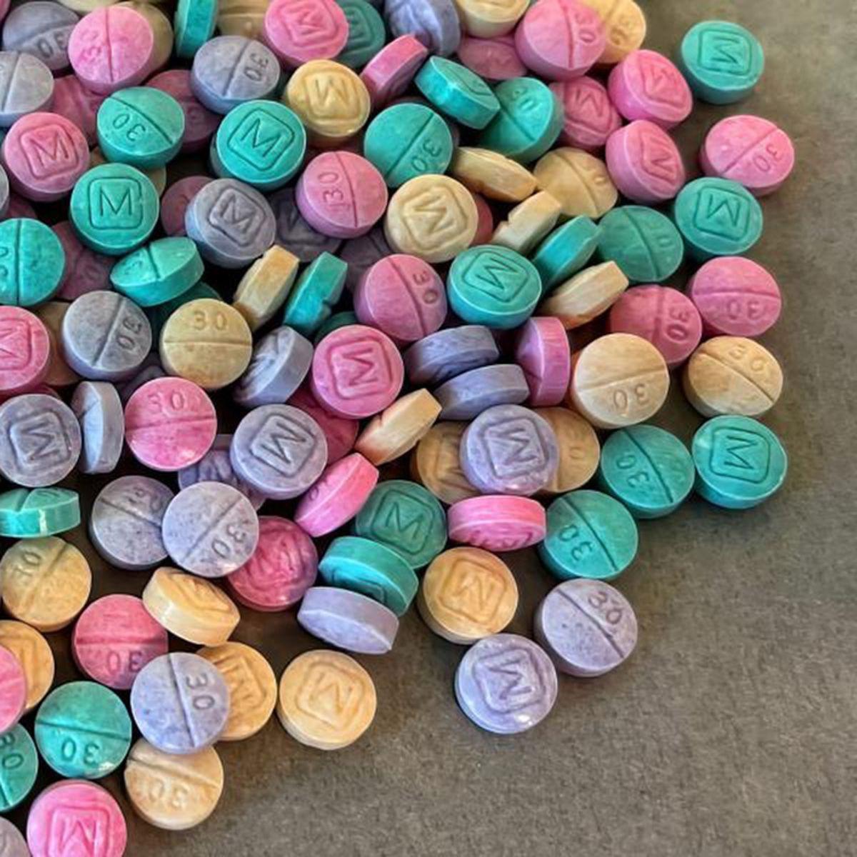 Escort available and drugs available sell