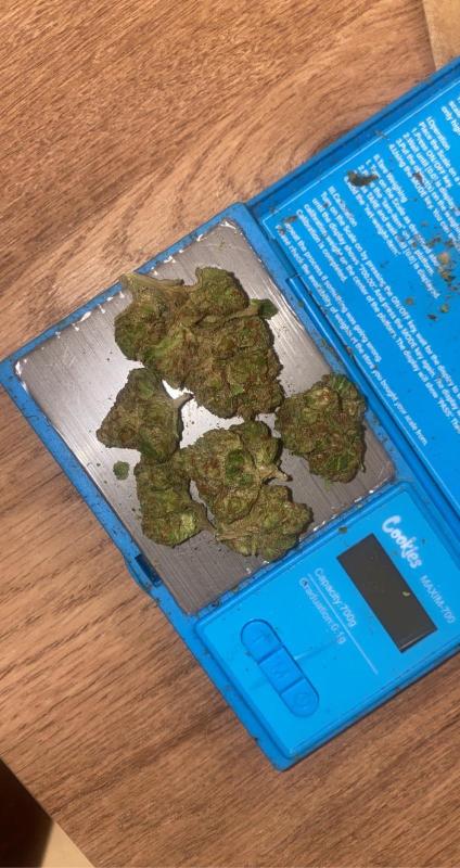 HOOKUP SEX AND SELL DRUGS🍑🍑😘😘